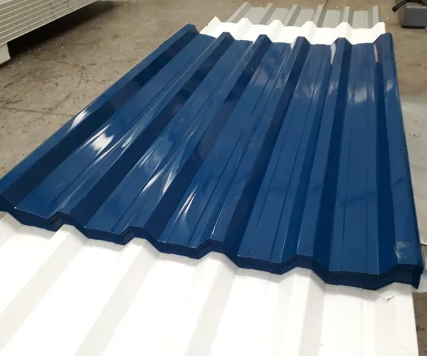 Telha de aço pintada na cor azul